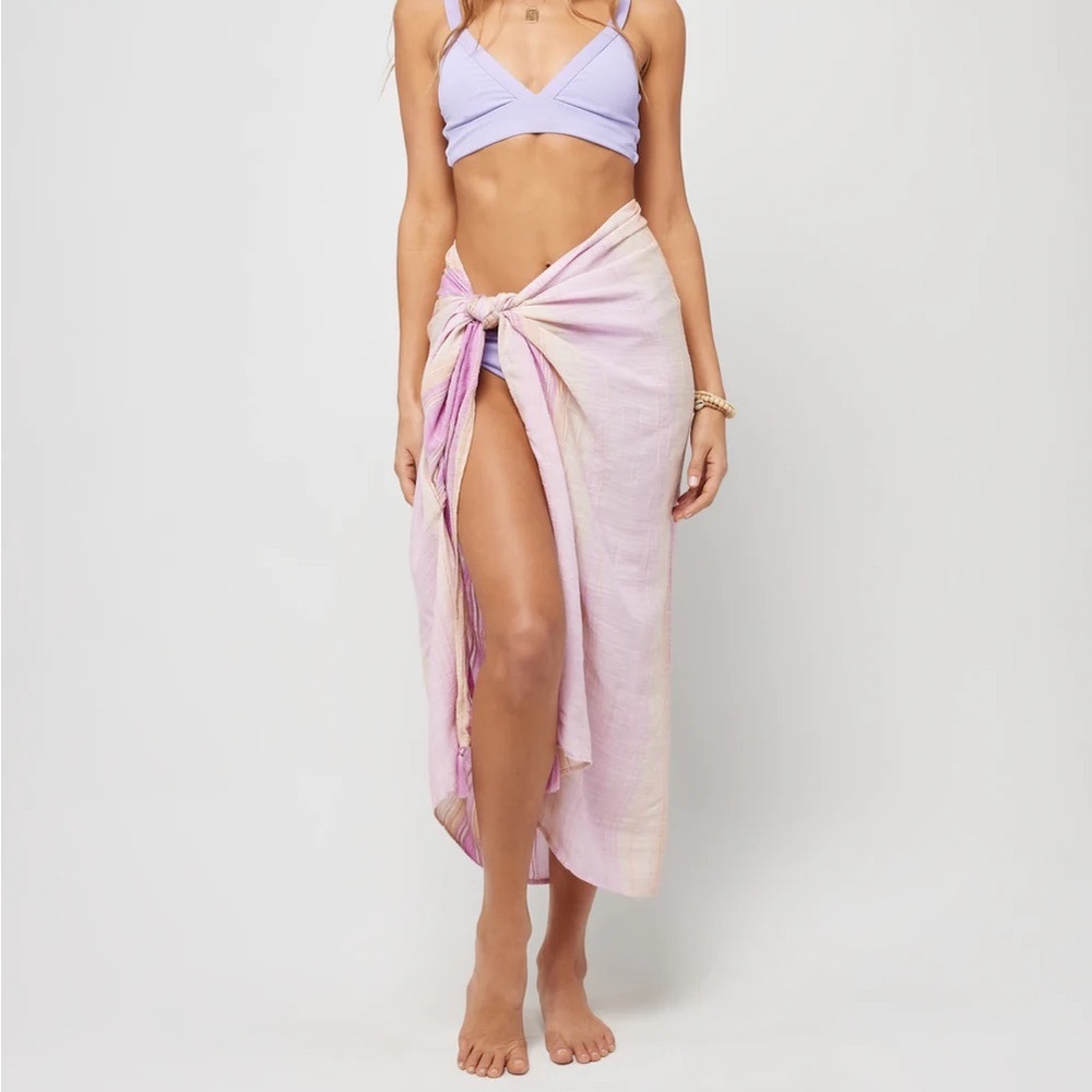 l*space Lavender Sarong - Picture 3 of 16